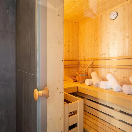 Ferienhaus Reetland Am - Premium Reetdachvilla Mit 3 Schlafzimmern, Sauna Und Kamin E10