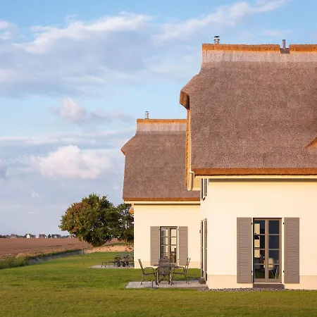 Reetland Am - Premium Reetdachvilla Mit 3 Schlafzimmern, Sauna Und Kamin E10 Holiday home Dranske