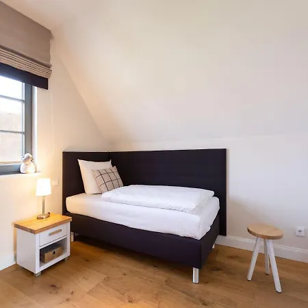 Reetland Am - Premium Reetdachvilla Mit 3 Schlafzimmern, Sauna Und Kamin E10 Ferienhaus