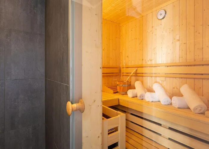 펜션 Reetland Am - Premium Reetdachvilla Mit 3 Schlafzimmern, Sauna Und Kamin E10