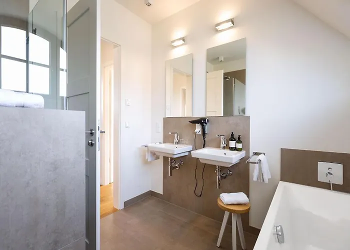 Reetland Am - Premium Reetdachvilla Mit 3 Schlafzimmern, Sauna Und Kamin E10 *